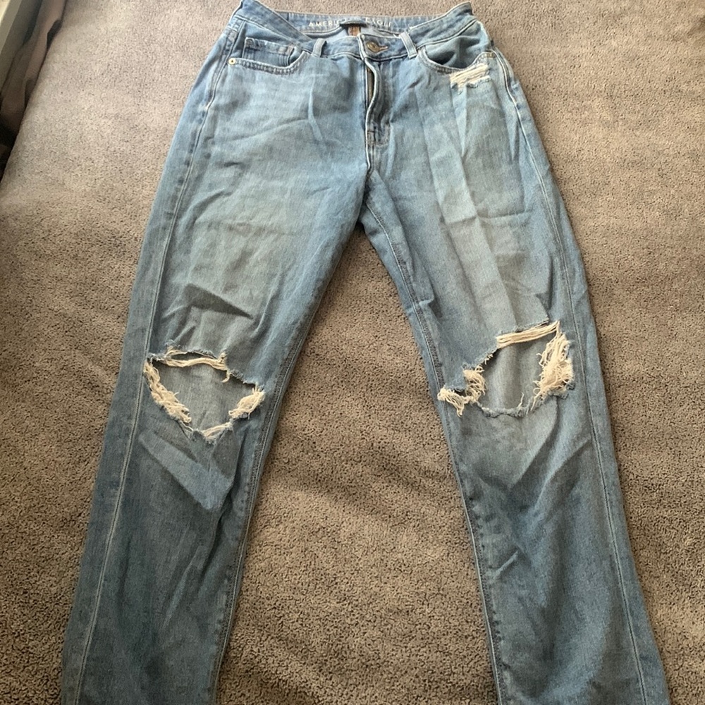 American Eagle mom jeans
